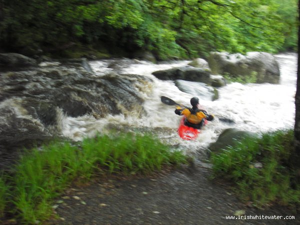  Glenmacnass River - section baside lyhamns